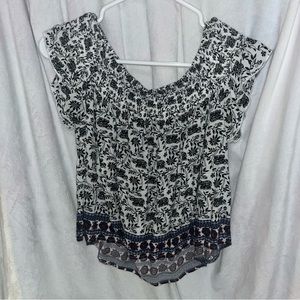 Rue21 juniors M, off shoulder crop